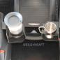 Preview: Eleganter Getränkehalter in Aktion: Ein Becher Kaffee sicher platziert im Mercedes V-Klasse