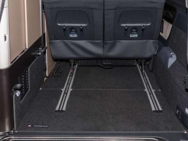 Schwarzer BRANDRUP Heckladeraumteppich speziell für Mercedes-Benz V-Klasse Marco Polo (2014 –) zur Reduzierung von Gepäckgeräuschen und Schutz des Originalbodens.