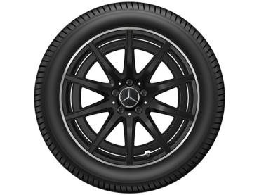 Mercedes-AMG Felge mit 10 Speichen für herausragende Optik und Performance